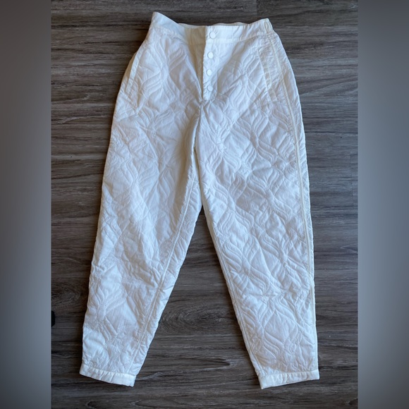 Fabletics Apres Ski Quilted Taper Jogger Pant Egret - Picture 3 of 9